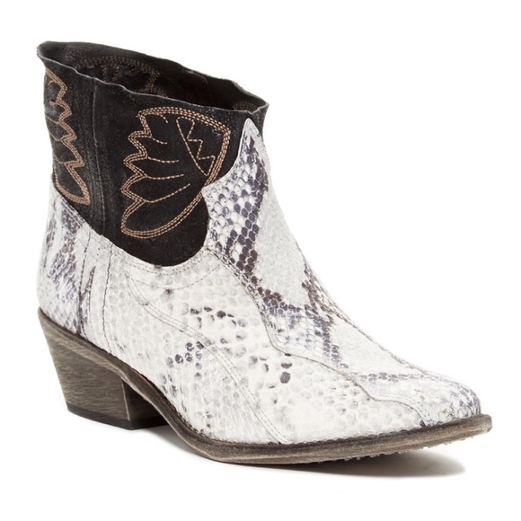 Free People Shoes - NWOT Free People western booties
